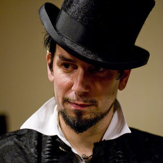 Aurelio Voltaire